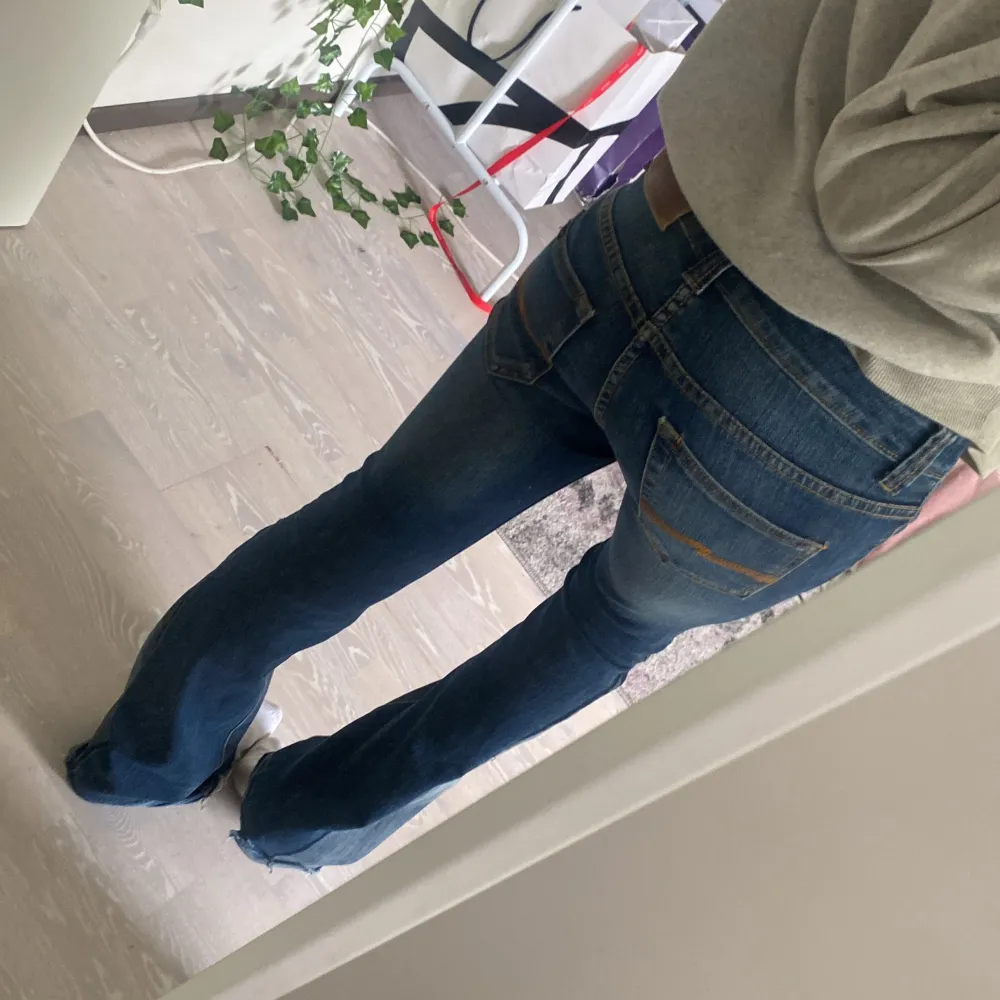 Dessa byxor är så snygga men kommer inte till användning hos mig någon me, därför väljer jag att sälja. (Gylfen är sönder, men det är inget synligt)💕😗. Jeans & Byxor.