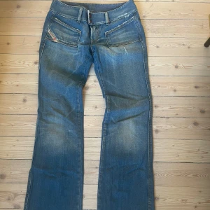 Diesel jeans!! - Snyggaste lågmidjade jeansen som inte passar mig så bra tyvärr. Snygg tvätt och bra skick. Skriv för mått eller frågor! Kom gärna med prisförslag 💕💥