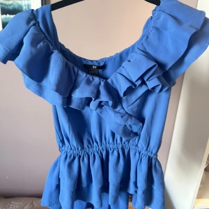 Volang blus hm - Söt volang blus från hm i storlek 36