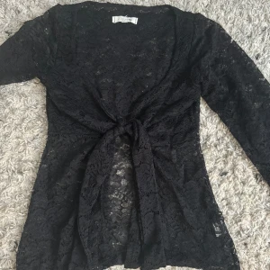 design ny si tröja - älskar denna men passade inte mig hoppas nån annan får den till användning 