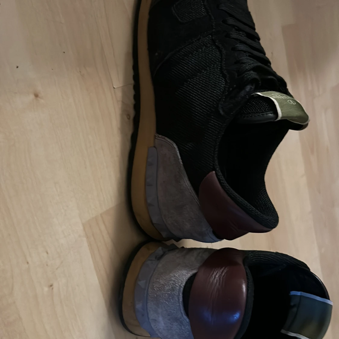 Svarta valentino rockrunners  - 3