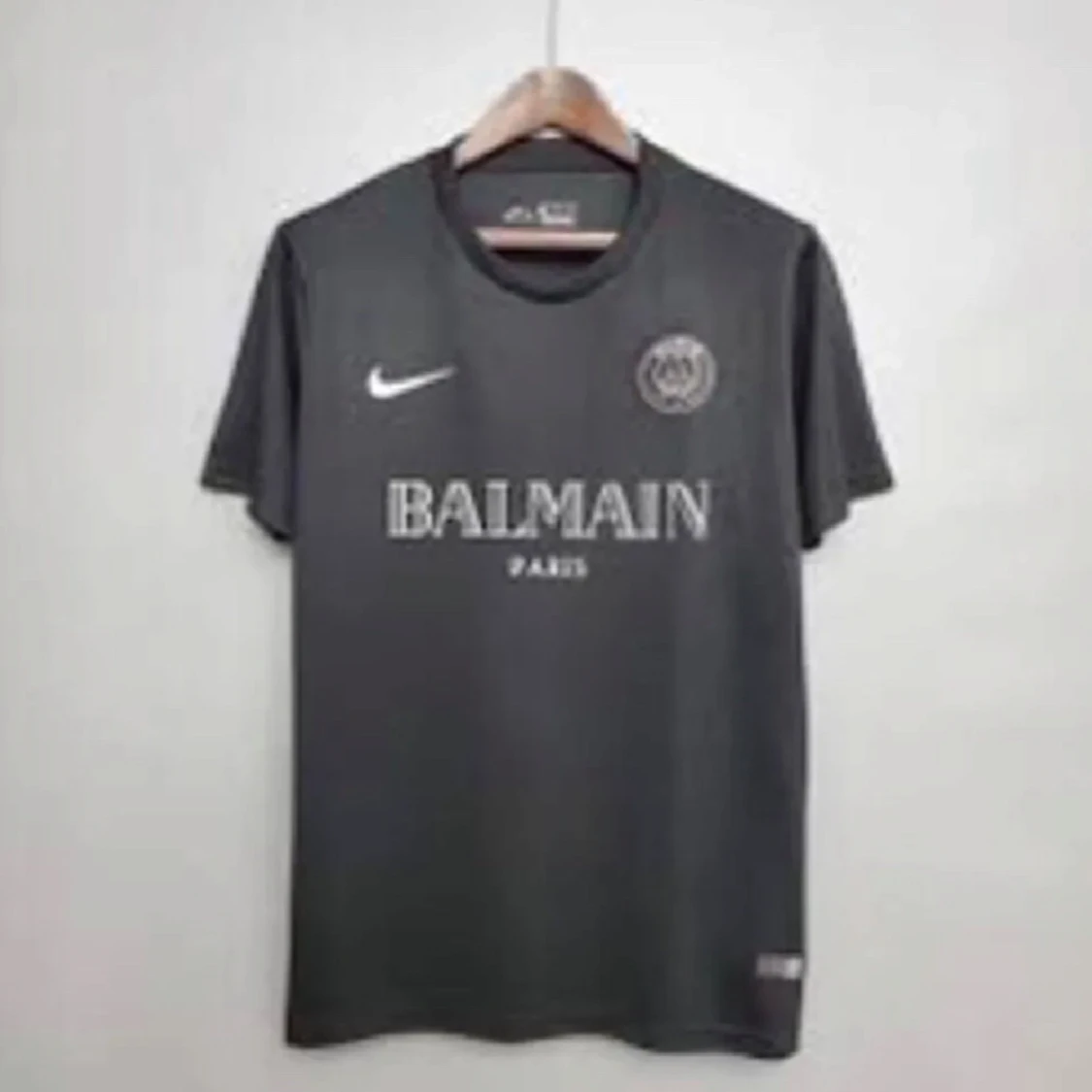 Svart och vit t-shirt från Balmain - 1