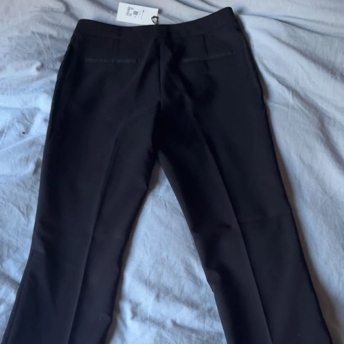 Svarta kostymbyxor från Bik Bok - 4