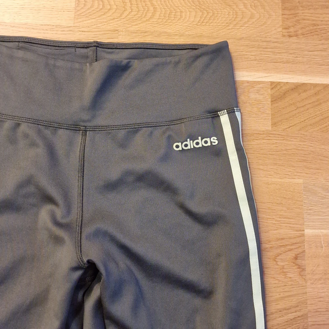 Gröna leggings från Adidas - 1