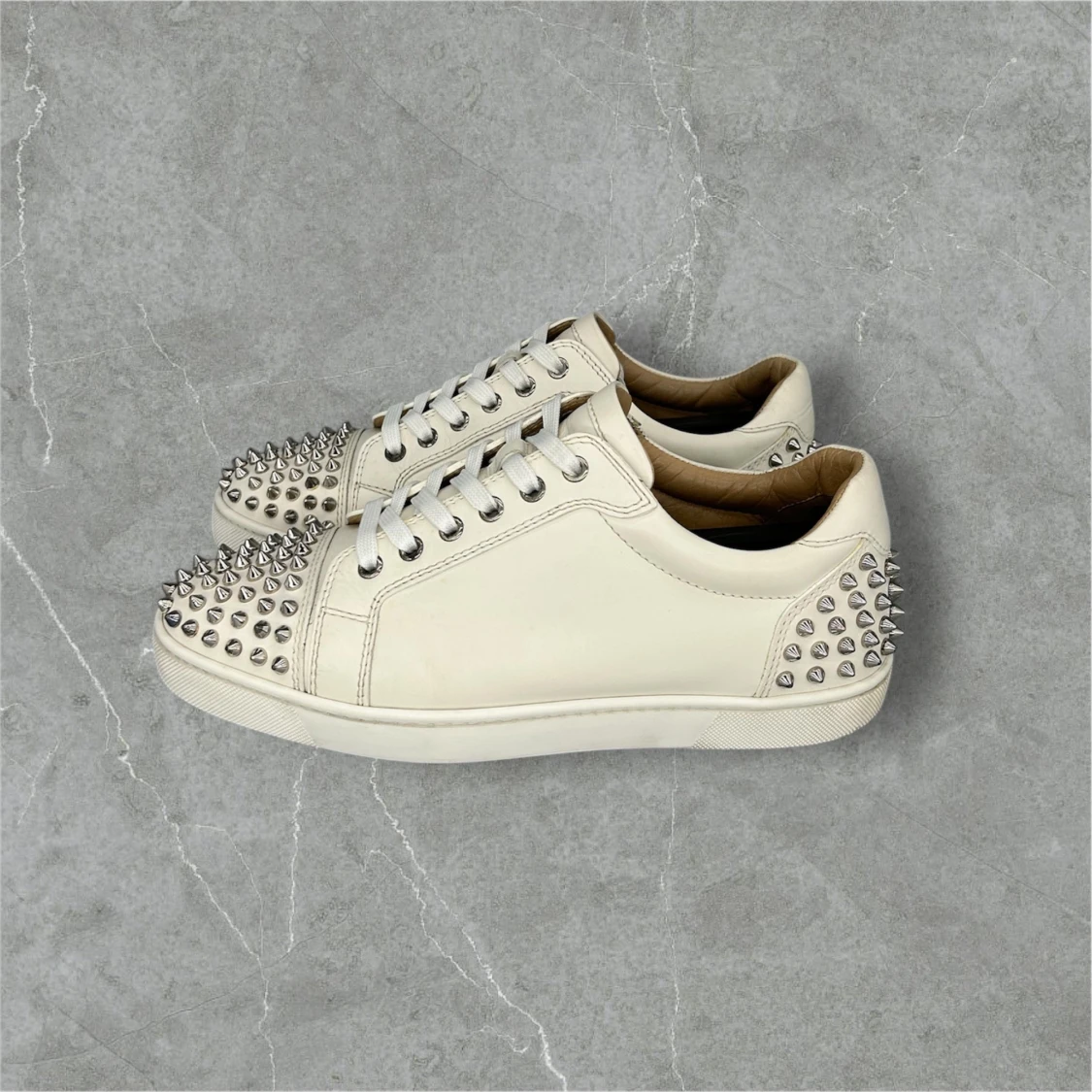 Louboutin Spike Krämvit 41