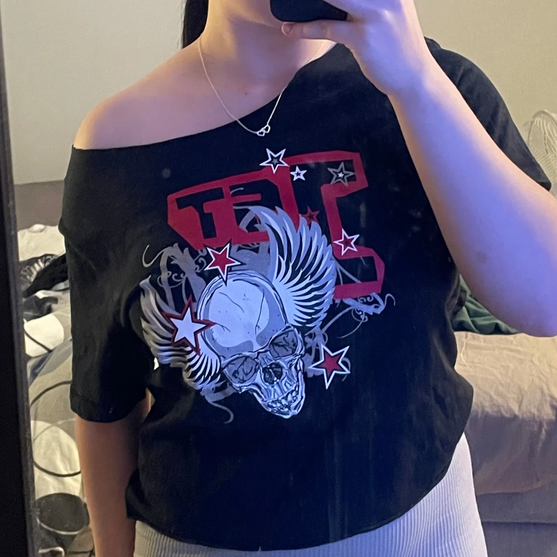 Svart t-shirt med dödskalletryck - 1