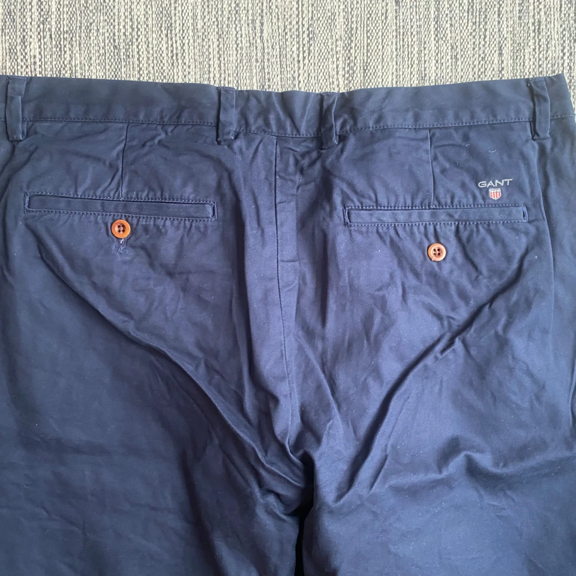 Mörkblå chinos från Gant w40/L32 - 4