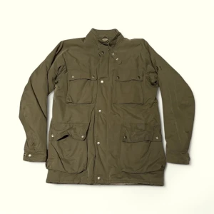 Field Jacket - Riktigt snygg field jacket💯Kom dm vid fler frågor🙏