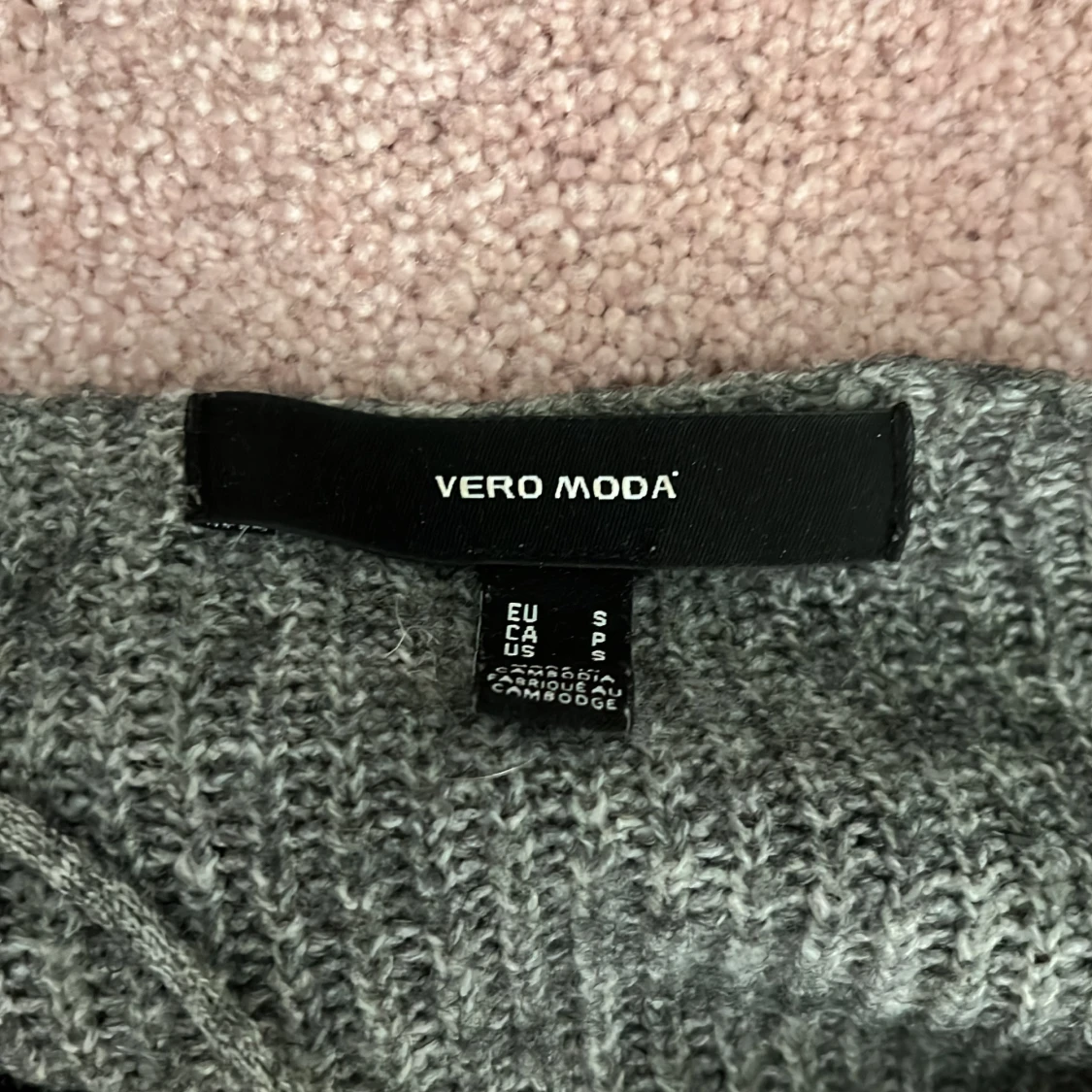 Grå trekvartsärmad tröja stickad från veromoda  - 1