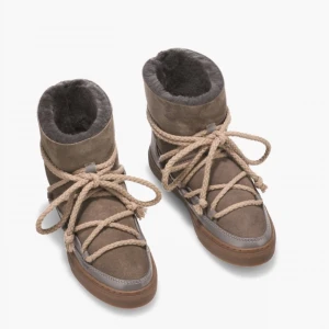 Bruna boots från Inuikii - Snygga bruna boots från Inuikii med en mysig insida | Perfekta för kyliga dagar med sin varma insida och stilrena design | modellen med klack | jätte snygga och jätte sköna köpte nyss men dom var för stora så dom är typ helt oanvända och jätte fint skick och i princip helt nya💘