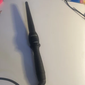 Säljer en locktång från efalock  professional - En superbra locktång som är perfekt för att göra lockar