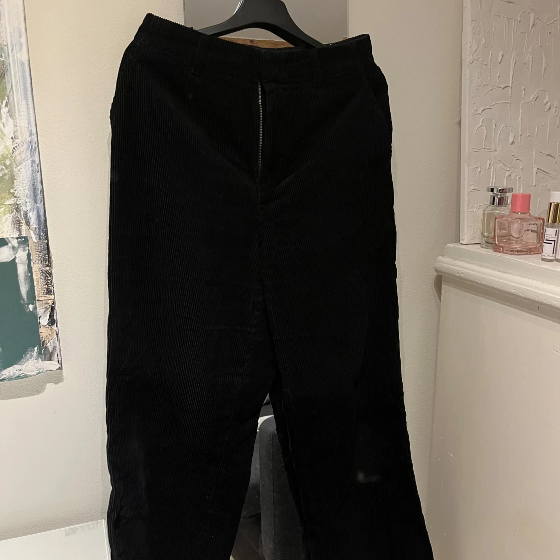 Svarta manchesterbyxor från Uniqlo