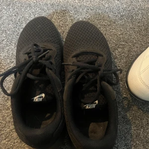 Nike skor - Svarta Nike skor