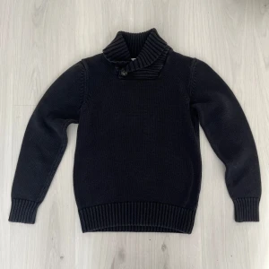 Sweater - Fint skick ! Tar inte bilder med tröjan på
