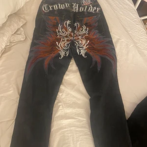 Y2k baggy jeans - Köptes för ett tag sedan här på Plick, använde 1 gång utomhus och sedan har den bara legat🥲