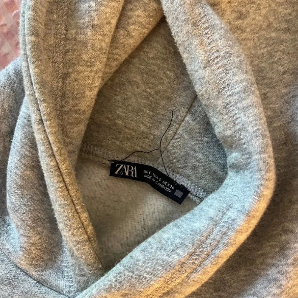 Aldrig använd, köpt på Plick. Som ny!. Hoodies.