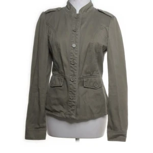 Jacka - Skitsnygg höstjacka från Vero Moda! Påminner om ett mjukt jeans material 