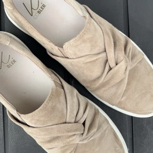 K cobler skor💕 - Super snygga skor, näst intill nyskick! Säljer pga att de inte kommer till användning💕💕