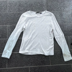 Söt långärmad tröja - En söt långärmad tröja med mönster från Lager 157 som inte kommit till användning, i strl M❣️