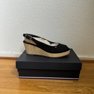 Gant espandrillos - Storlek 38  Använda en gång  Svarta 