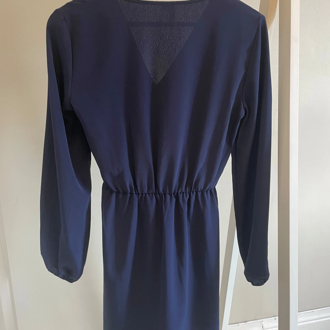 Marinblå klänning - 92