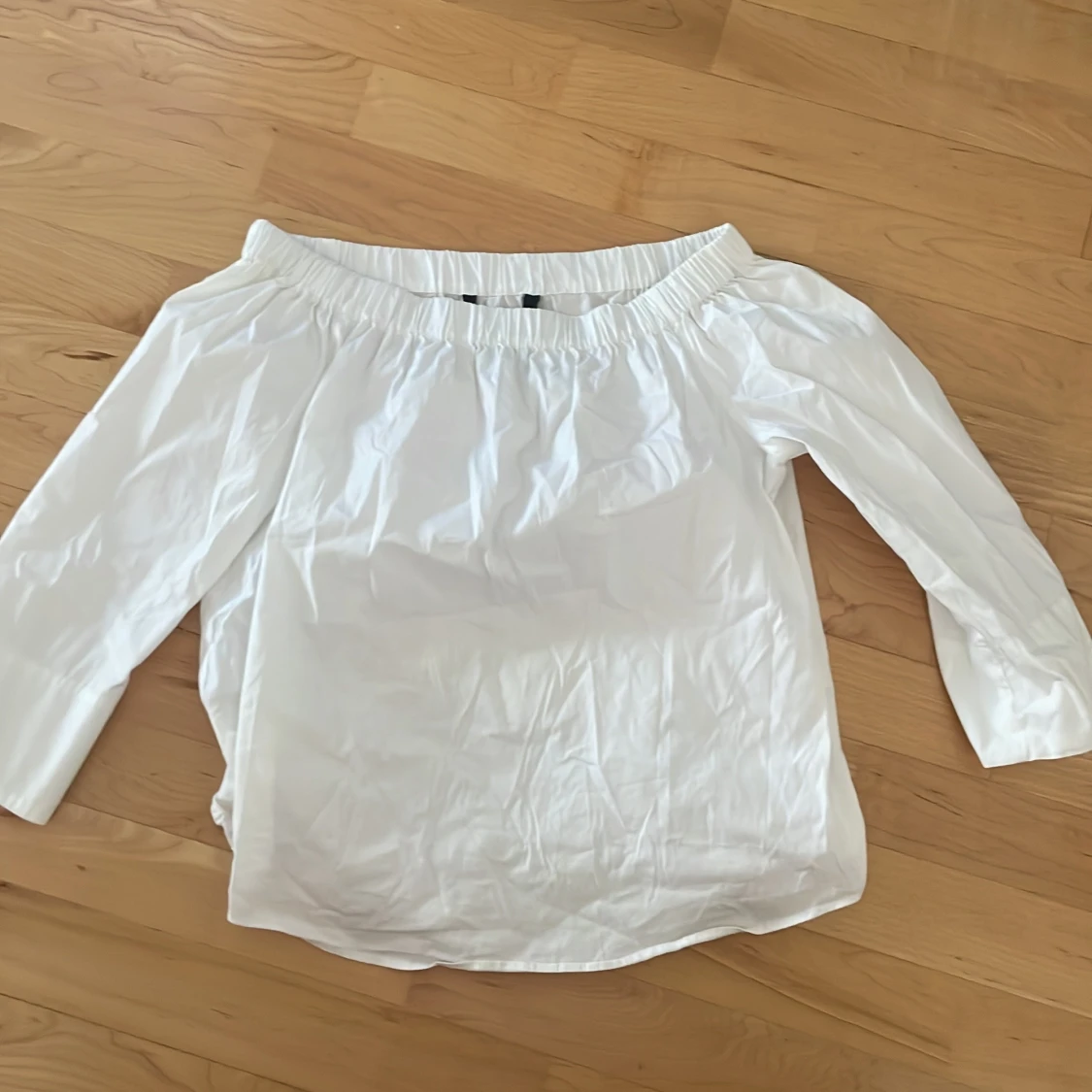 Vit offshoulder blus - 90