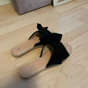 Sandaler - Aldrig använda, storlek 37. 