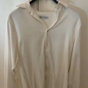 Skjorta - Helt ny flannel skjorta från zara Endast testad aldrig använd