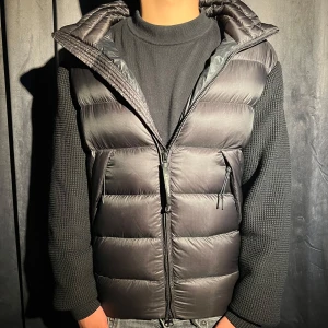 CP Company Cardigan  - CP Company Cardigan | Skick 9/10 | Perfekt för kommande höst säsongen | Nypris 6999kr | Köpare står för frakten | Skicka frågor vid funderingar om plagget 