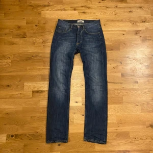 Acne jeans  - Ett par feta acne jeans knappt använda en liten fläck på dem dock annars är dem som nya 👌 skriv om du har några 