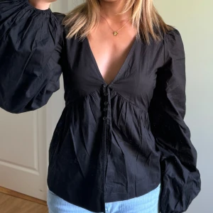 Nelly blus - strl 34, oanvänd