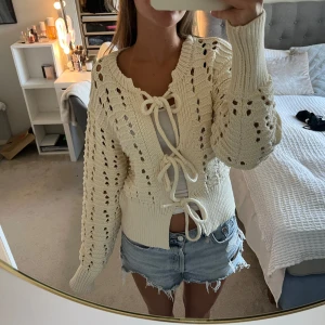 Kofta - Säljer denna superfina koftan Neo Noir i storlek 38💕Har aldrig använt så är i väldigt bra skick 