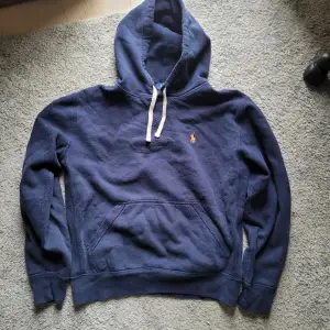 Skön hoodie från ralph lauren.