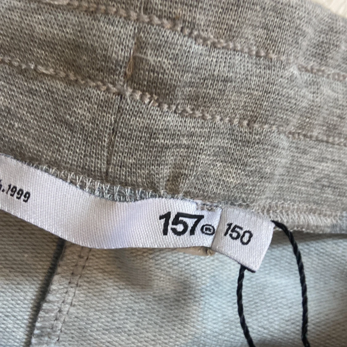 Grå mjukisbyxor - 92