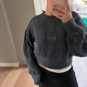 Stickad tröja - Supermysig stickad tröja från Lindex. Kommer tyvärr inte till användning.