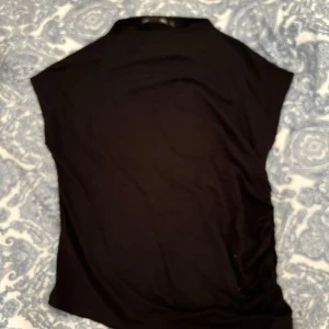 T shirt - Materialet är skönt och luftigt. 