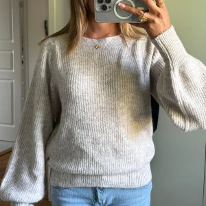 Cotton club stickad tröja - i perfekt skick