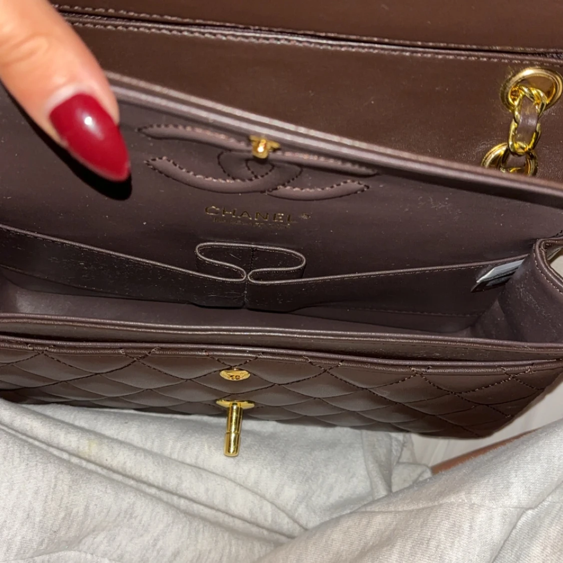 Brun quiltad axelväska - 92