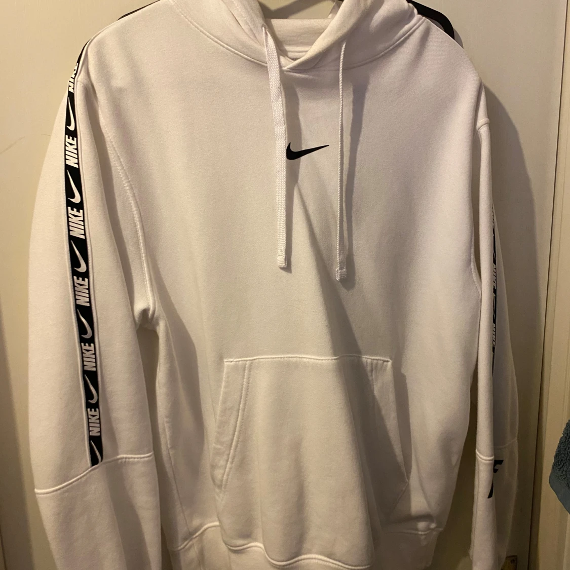 Vit hoodie från Nike