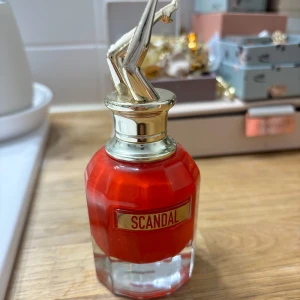 Scandal le Parfum - Parfym från Jean Paul Gaultier. 50ml. Ca 40 ml kvar.