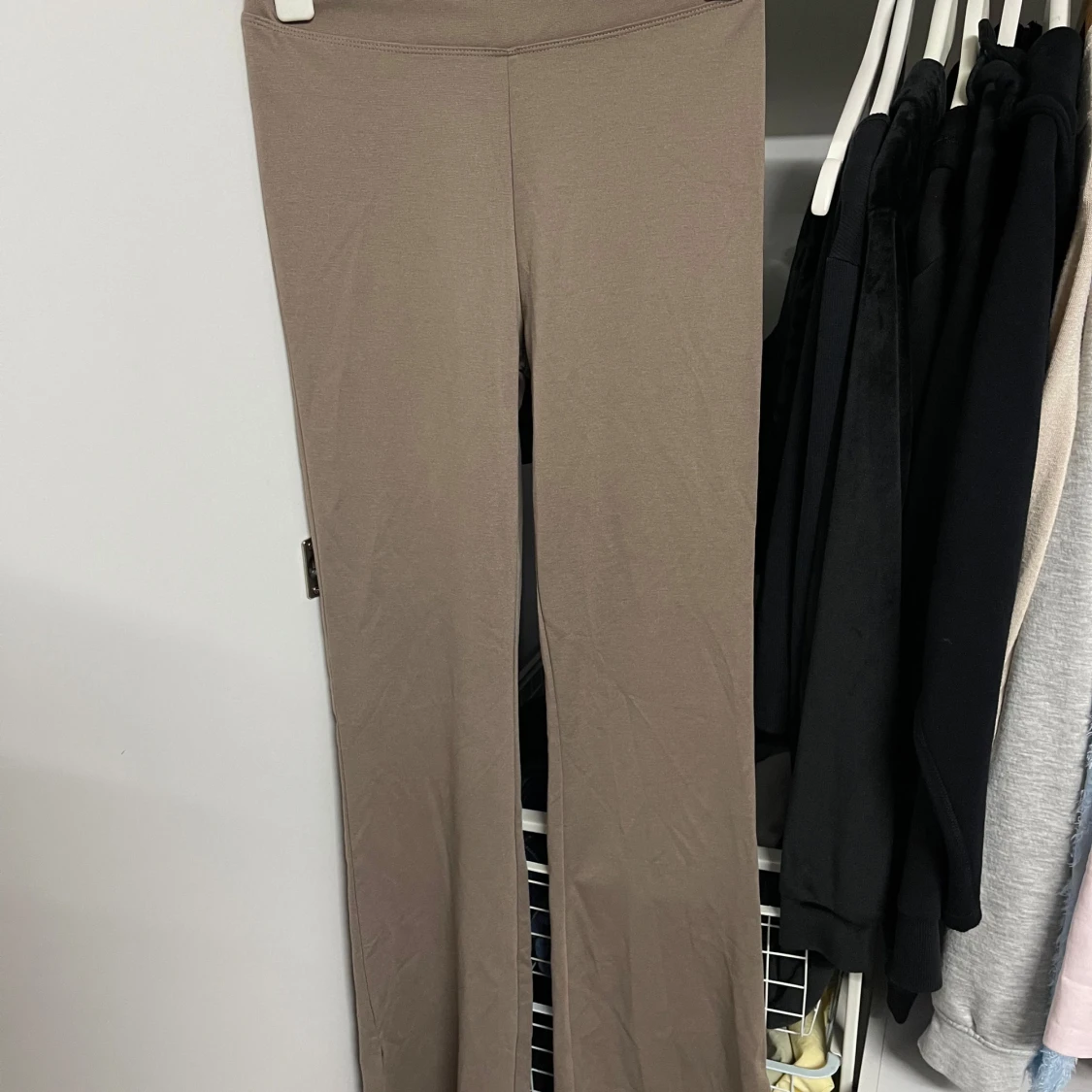 Beige byxor från 157