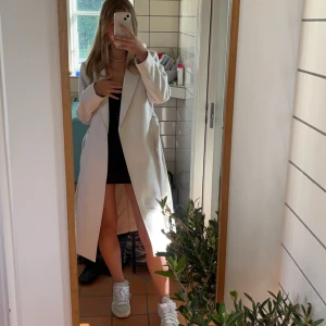 Kappa - Säljer min kappa då den inte kommer till någon användning tyvärr!! Använd 1 gång bara. Passar bra till XS-S