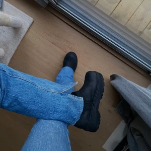 Chunky boots - Chunky kängor, varma och super snygga perfekta till vintern! Storlek 37, säljer pågrund av att de sitter lite tajt på mig :(