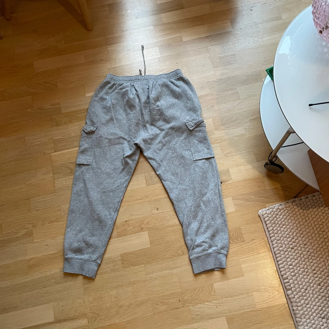 Grå nike mjukisbyxor - 90