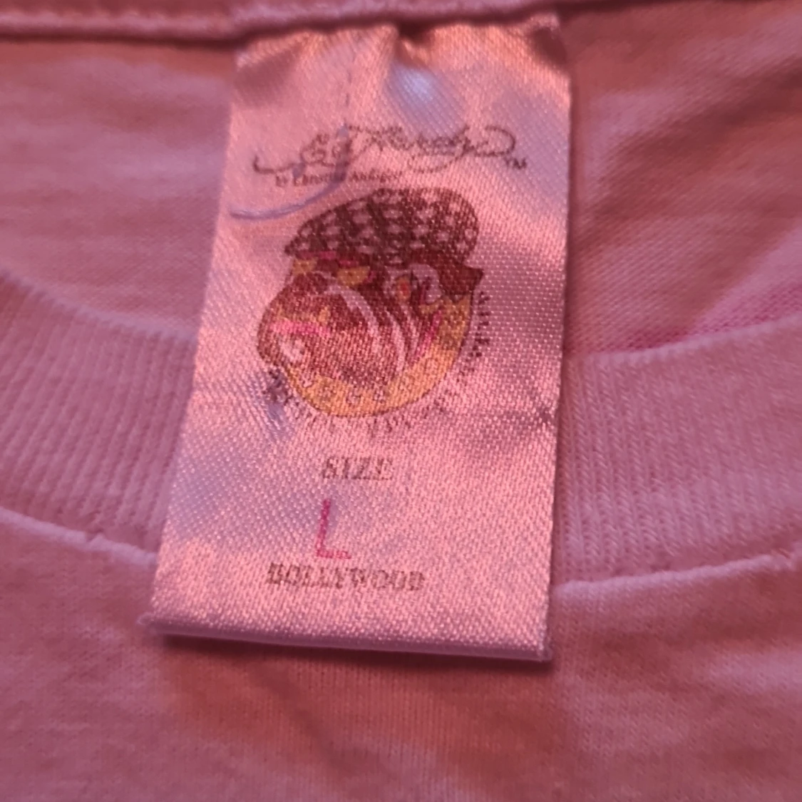 T shorts med jättefina röda pärl broderade rosor  - 91