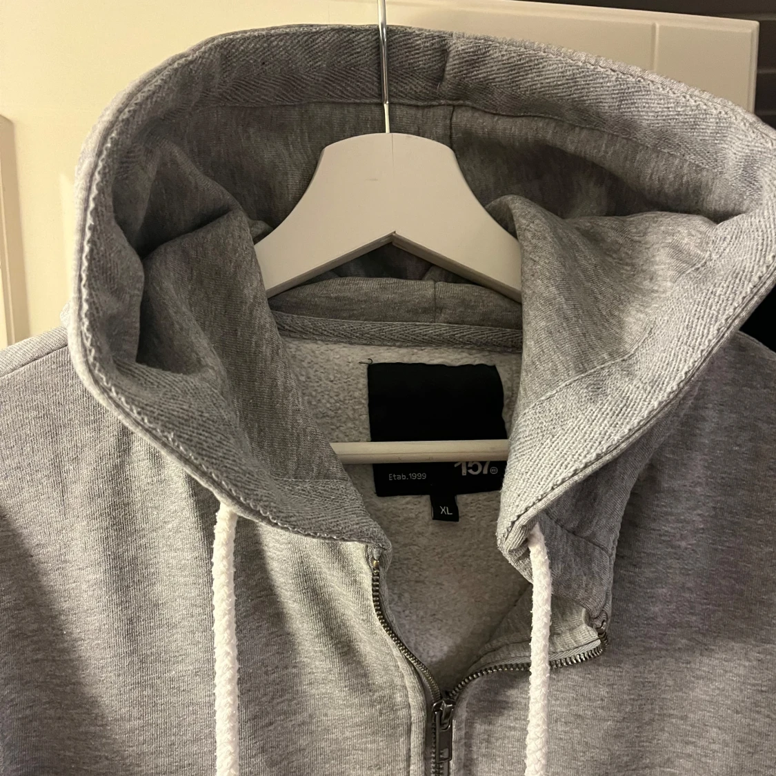 Grå hoodie från 157 - 91