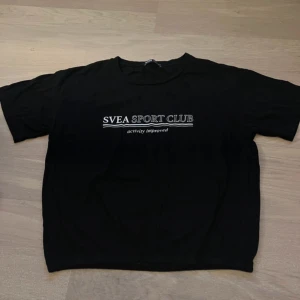 Svea Sport Club t-shirt  - Svea Sport Club t-shirt från Ullared, Mycket bra skick & Storlek L 
