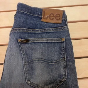 Lee Jeans - Pris 299.   Ny pris 1599.     Väldigt fina jeans i mycket bra skick. Pris kan diskuteras!