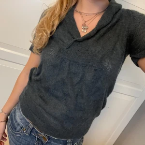 Stickad T-shirt  - Såååå snygg stickad t-shirt som är perfekt till hösten🩵