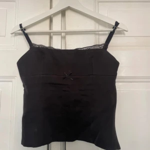 Svart topp Zara - Svart linne från zara. Aldrig använd 